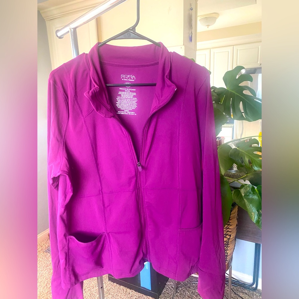 Active wear jacket